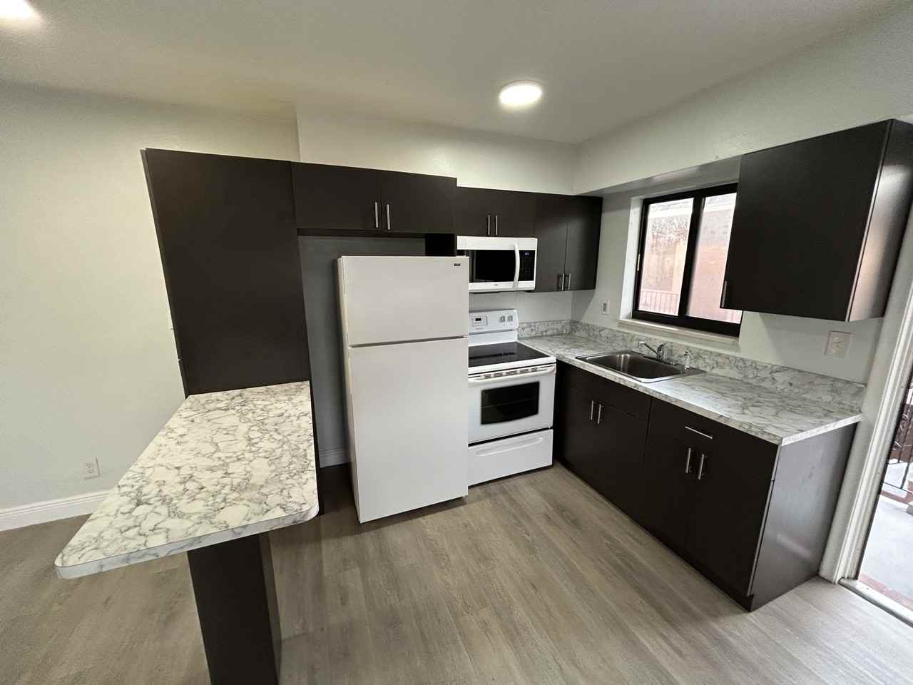 2545 Taft St #205 - Photo 4 of 9