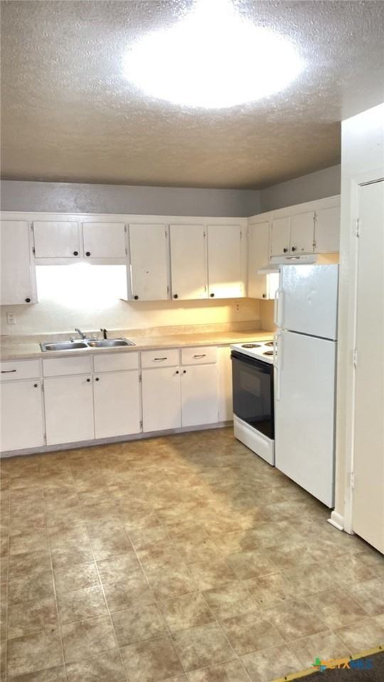 1206 Urbantke Ct Apt B #B - Photo 2 of 4