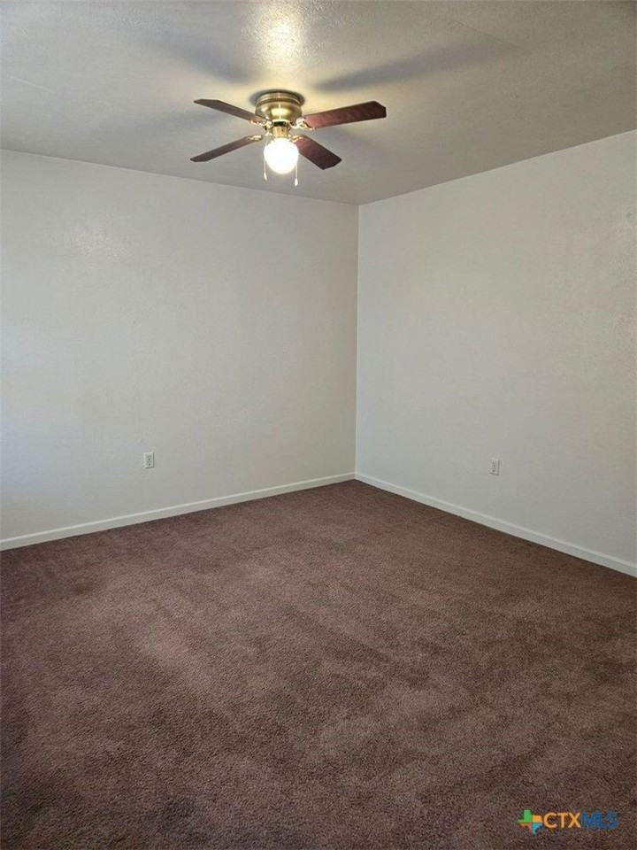 307 Sunset Ln Apt 10 #10 - Photo 3 of 5