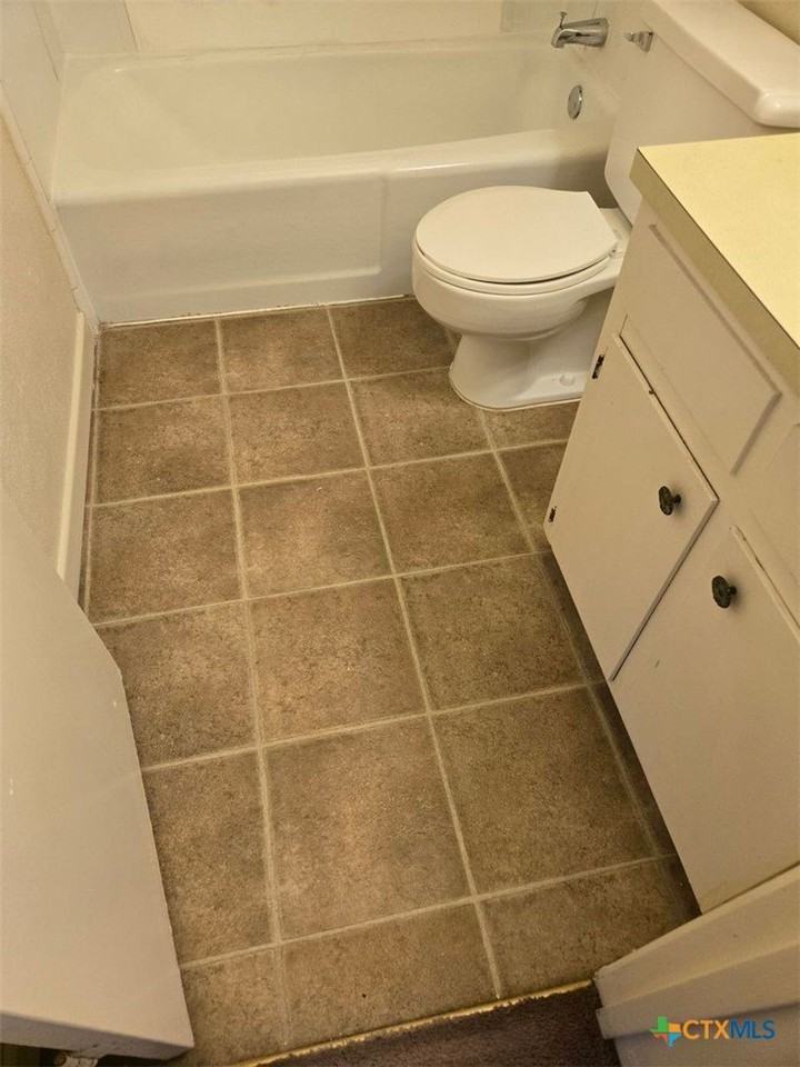 307 Sunset Ln Apt 10 #10 - Photo 5 of 5