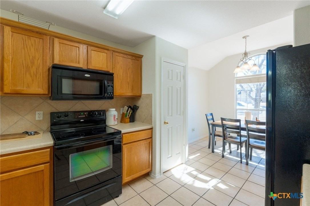 4407 Golden Gate Dr - Photo 4 of 15