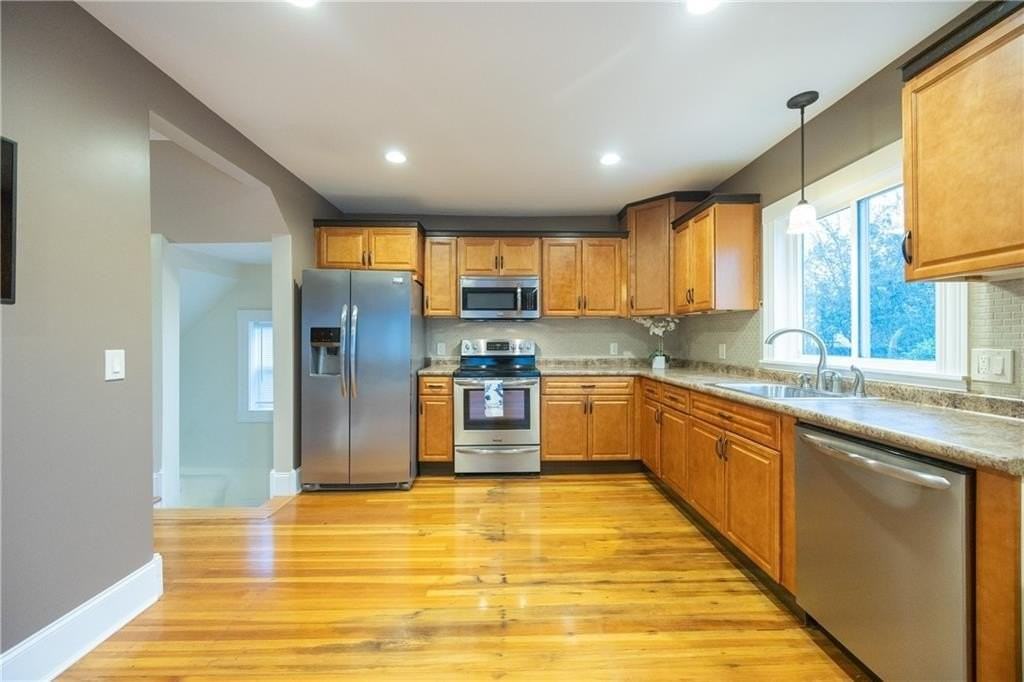 200 Woodward Ave - Photo 3 of 31