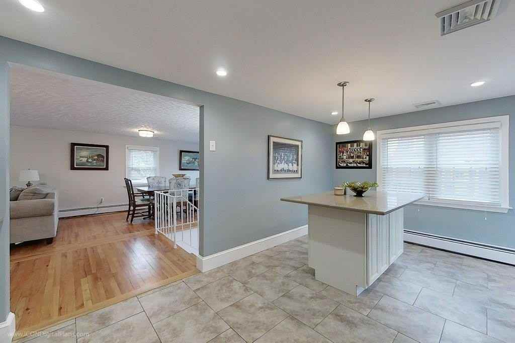 7 Wilbur Ave - Photo 4 of 25