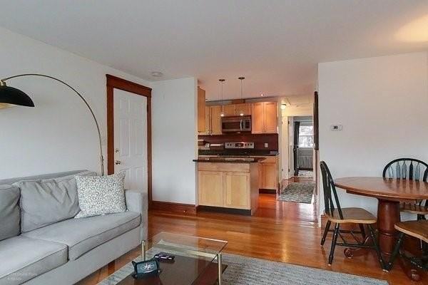 27 Vaughan Ave - Photo 4 of 14