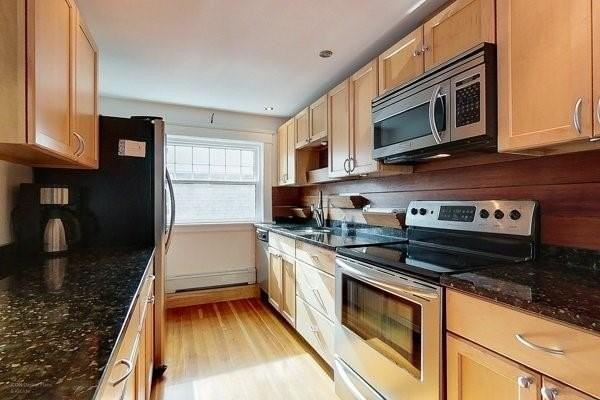 27 Vaughan Ave - Photo 6 of 14