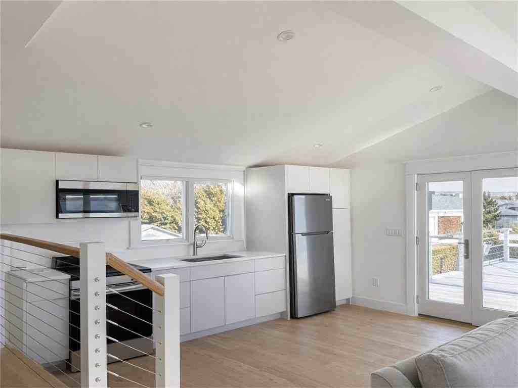 193 Seaconnet Blvd - Photo 7 of 12