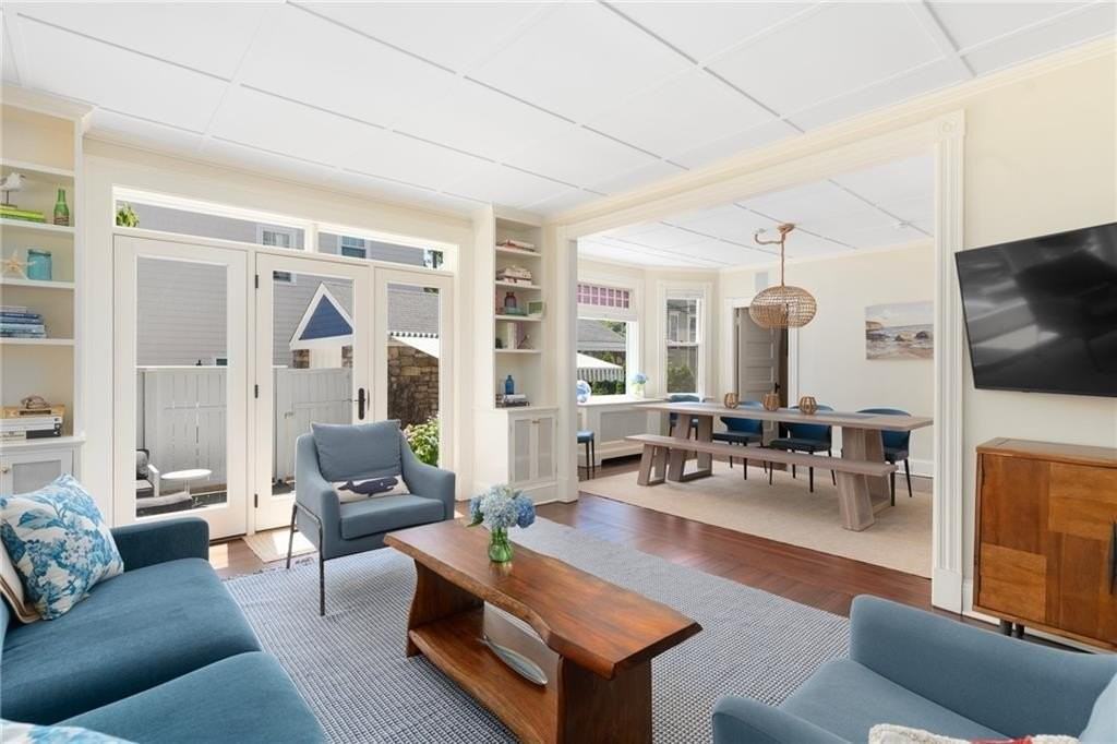 21 Division St - Photo 6 of 32