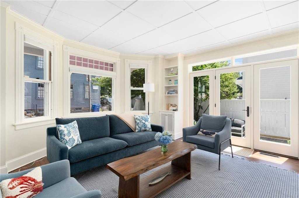 21 Division St - Photo 7 of 32