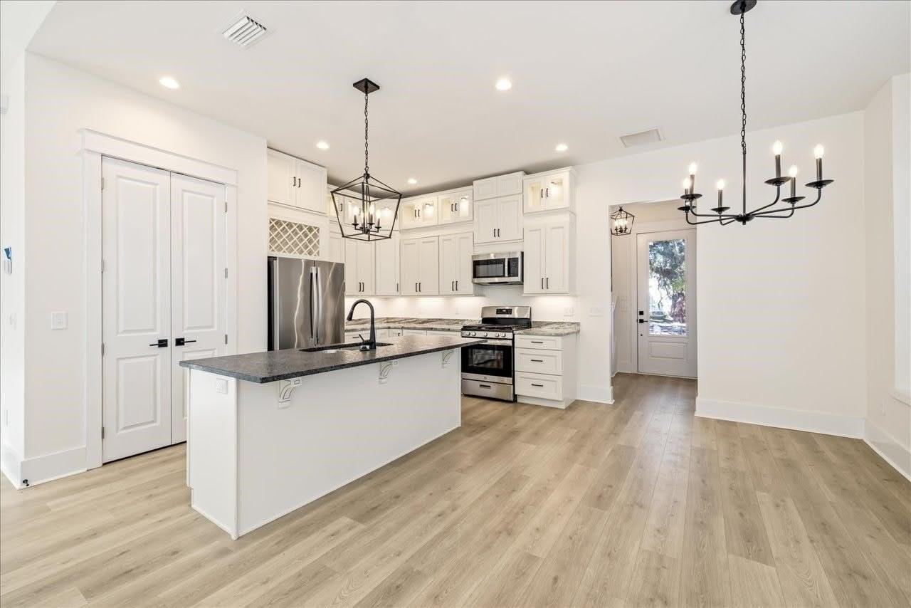 4028 Poets Trl - Photo 6 of 47