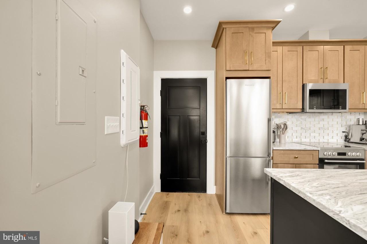 1634 S St Nw Unit 5 #5 - Photo 7 of 31