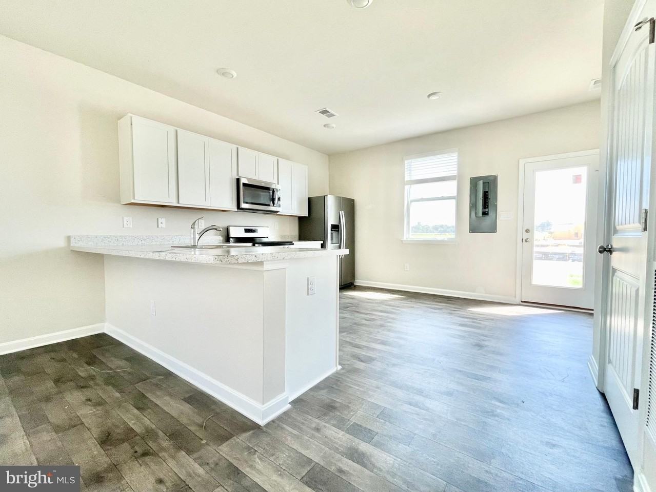 500 Ridgely Blvd - Photo 6 of 16