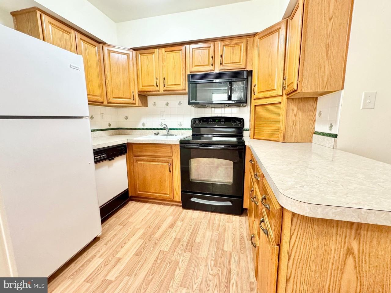 331 N Governors Ave - Photo 6 of 18