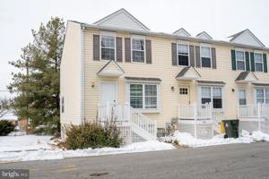 featured image of 106 Gateway Dr Unit 14 #14