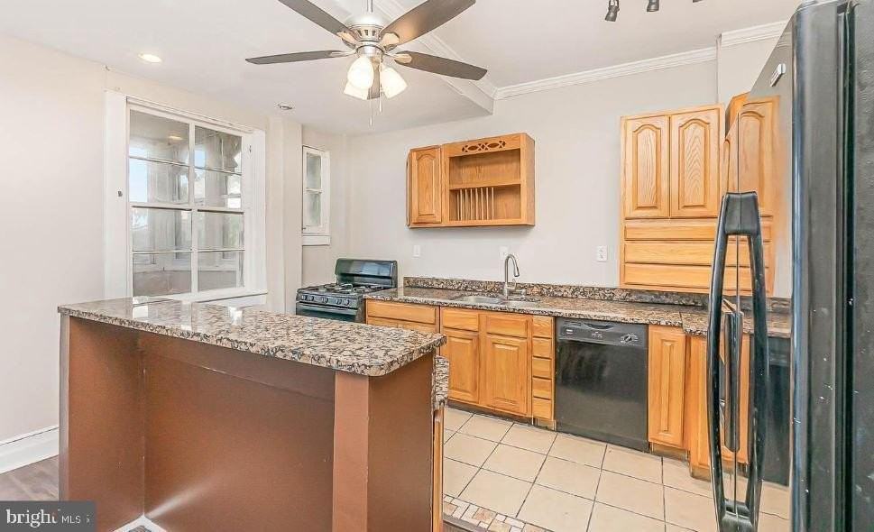 3203 Clarence Ave - Photo 3 of 14