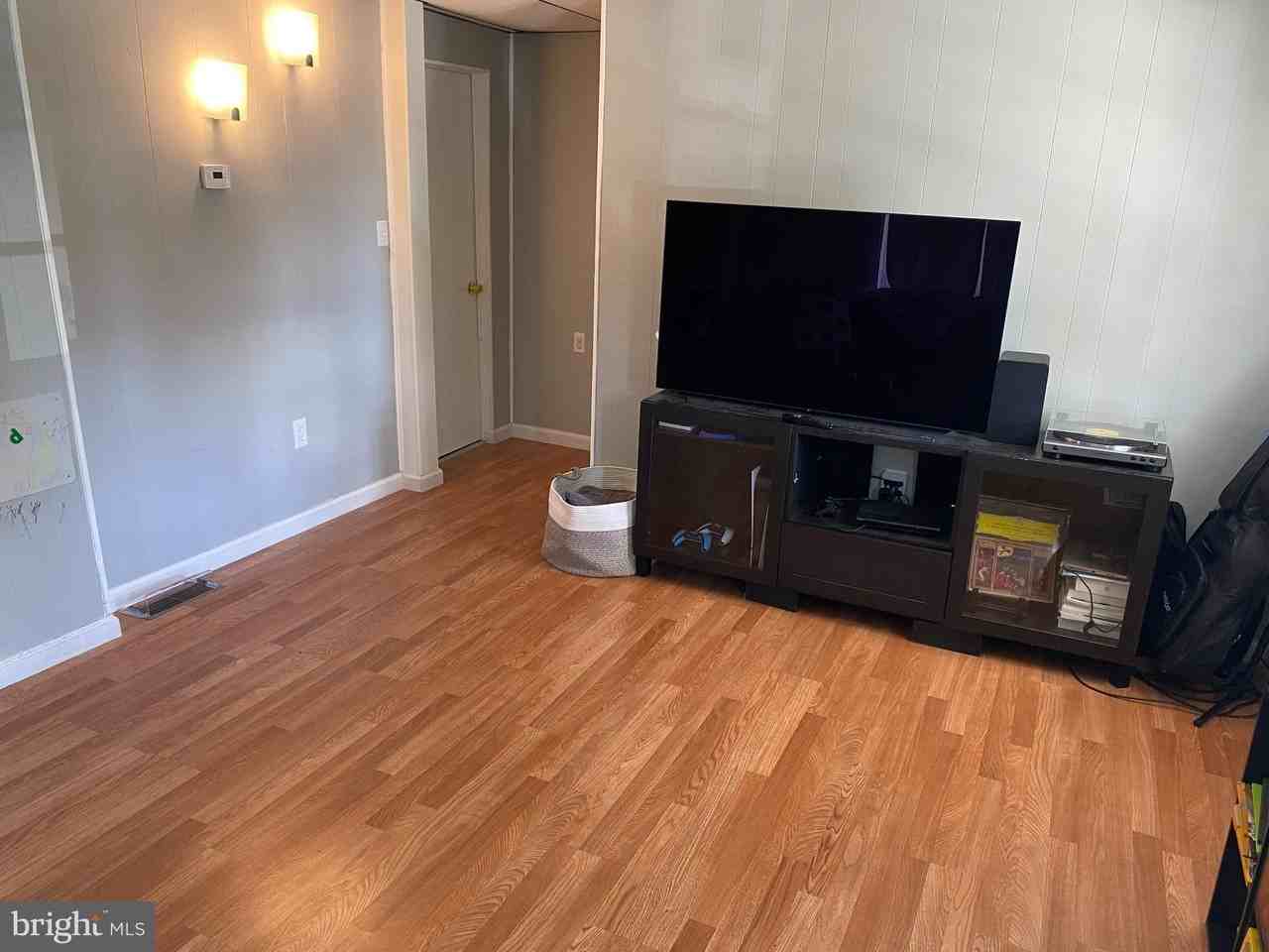 359 W Main St - Photo 3 of 21