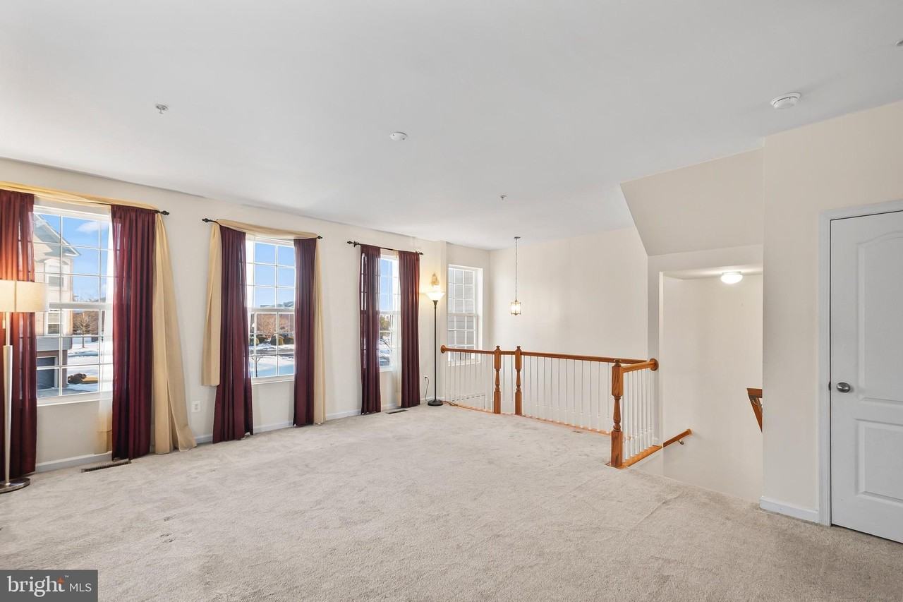 4904 Olympia Pl - Photo 6 of 34