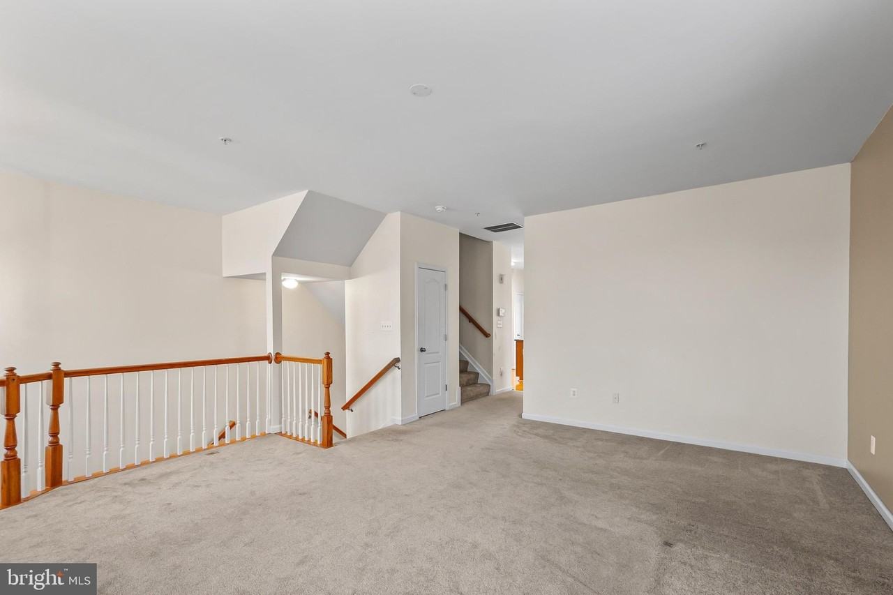 4904 Olympia Pl - Photo 7 of 34