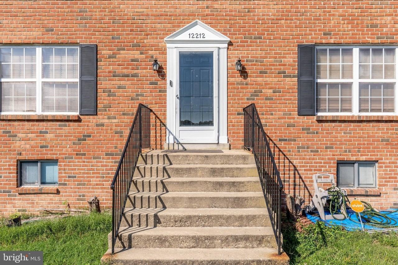 12212 Birchview Dr - Photo 4 of 42