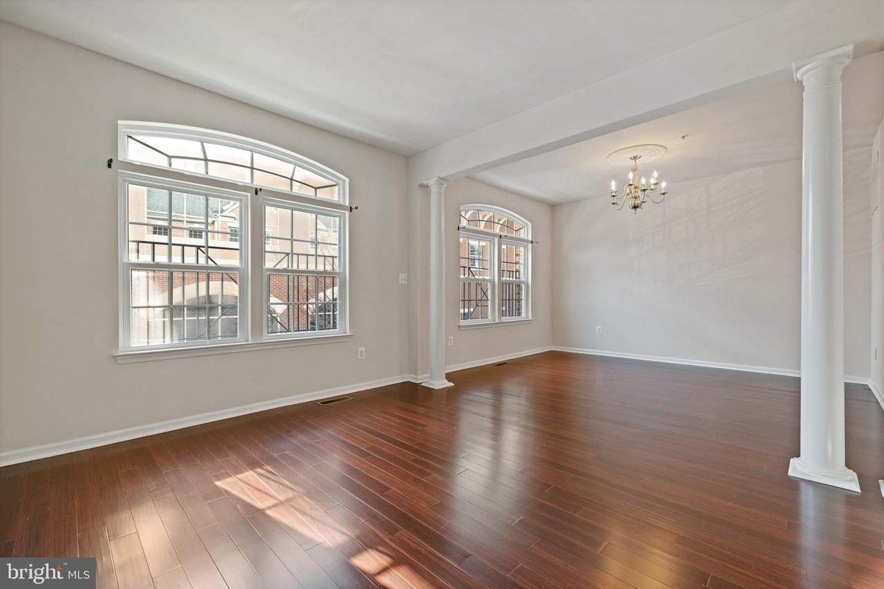 942 Hall Station Dr - Photo 6 of 20