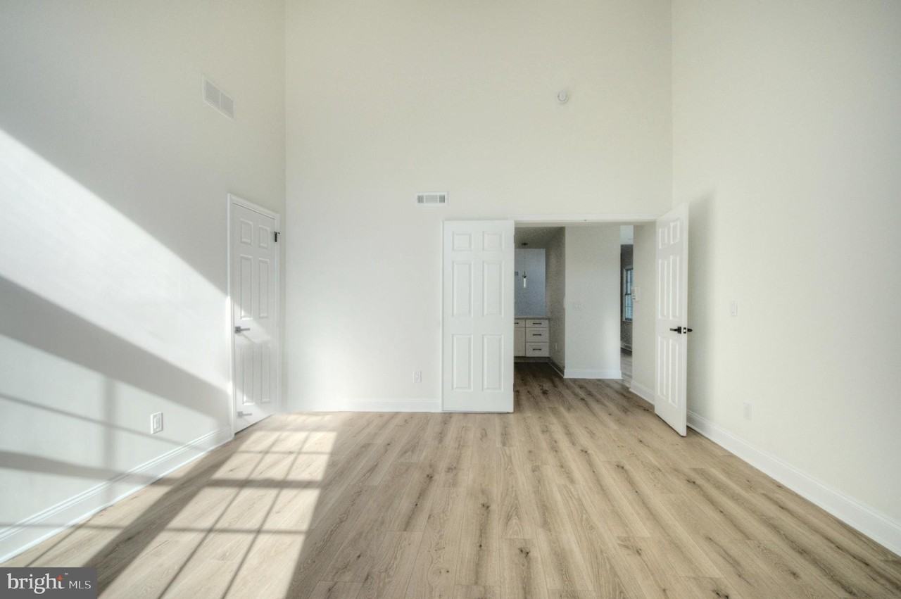 1326 Chanticleer - Photo 3 of 35