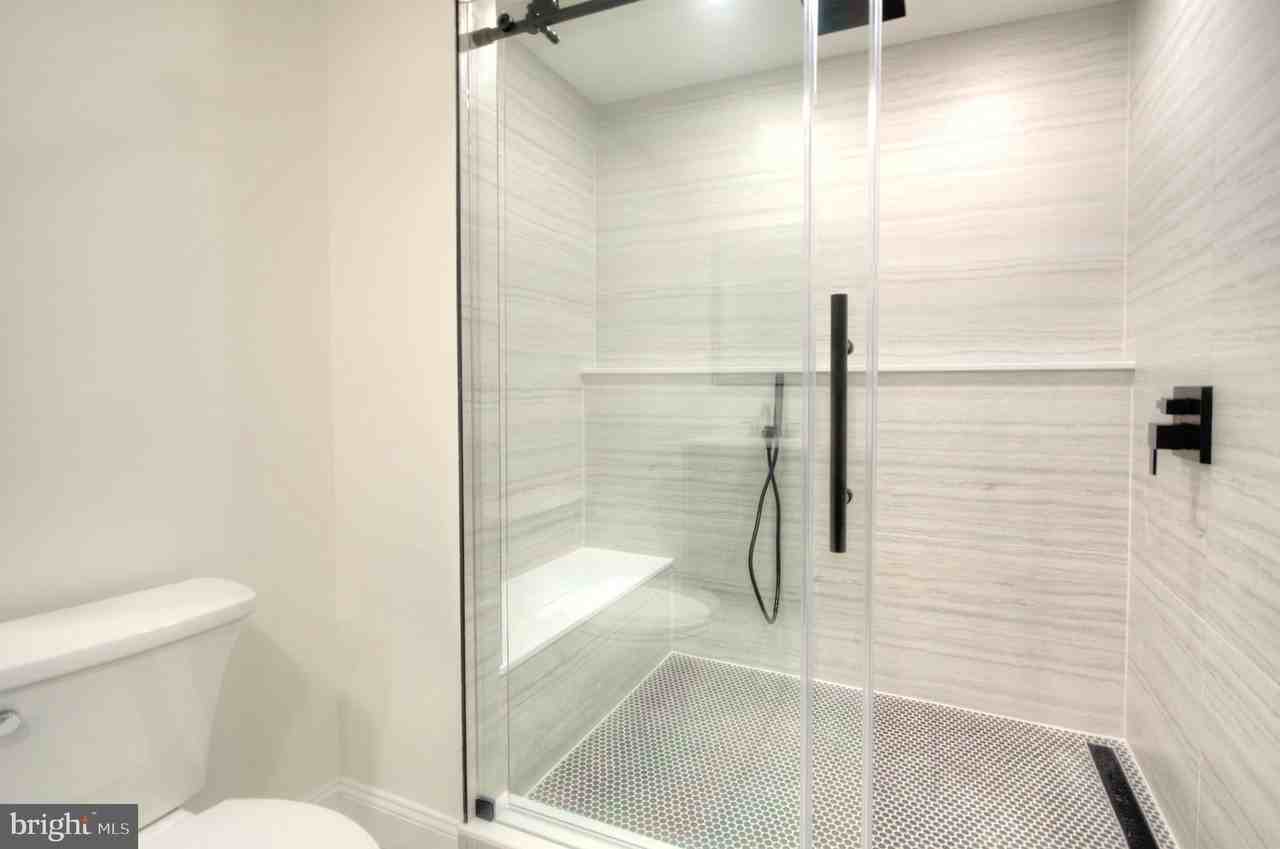 1326 Chanticleer - Photo 6 of 35