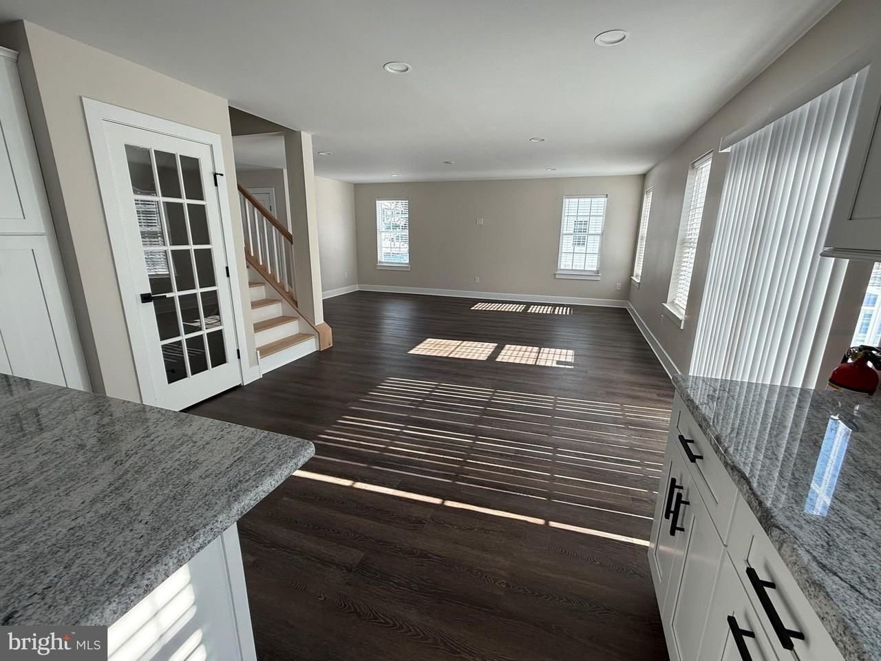 114 Isabella Dr - Photo 5 of 24