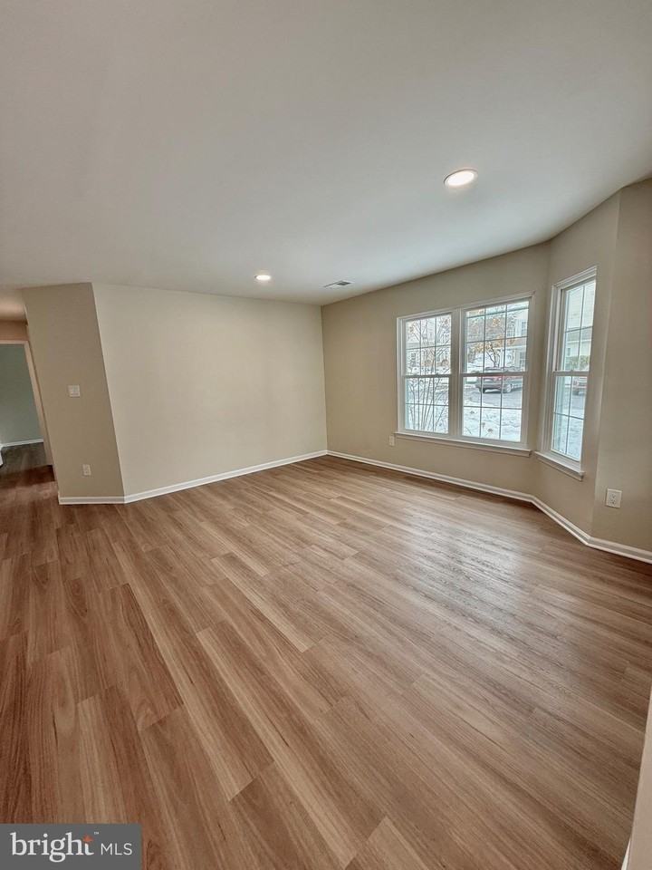 31013 Bennett Pl - Photo 6 of 22