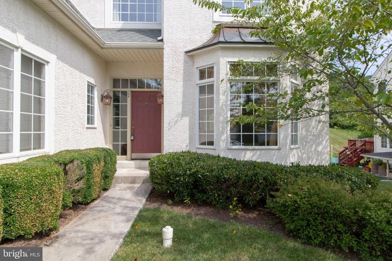 17 Landon Way - Photo 2 of 40