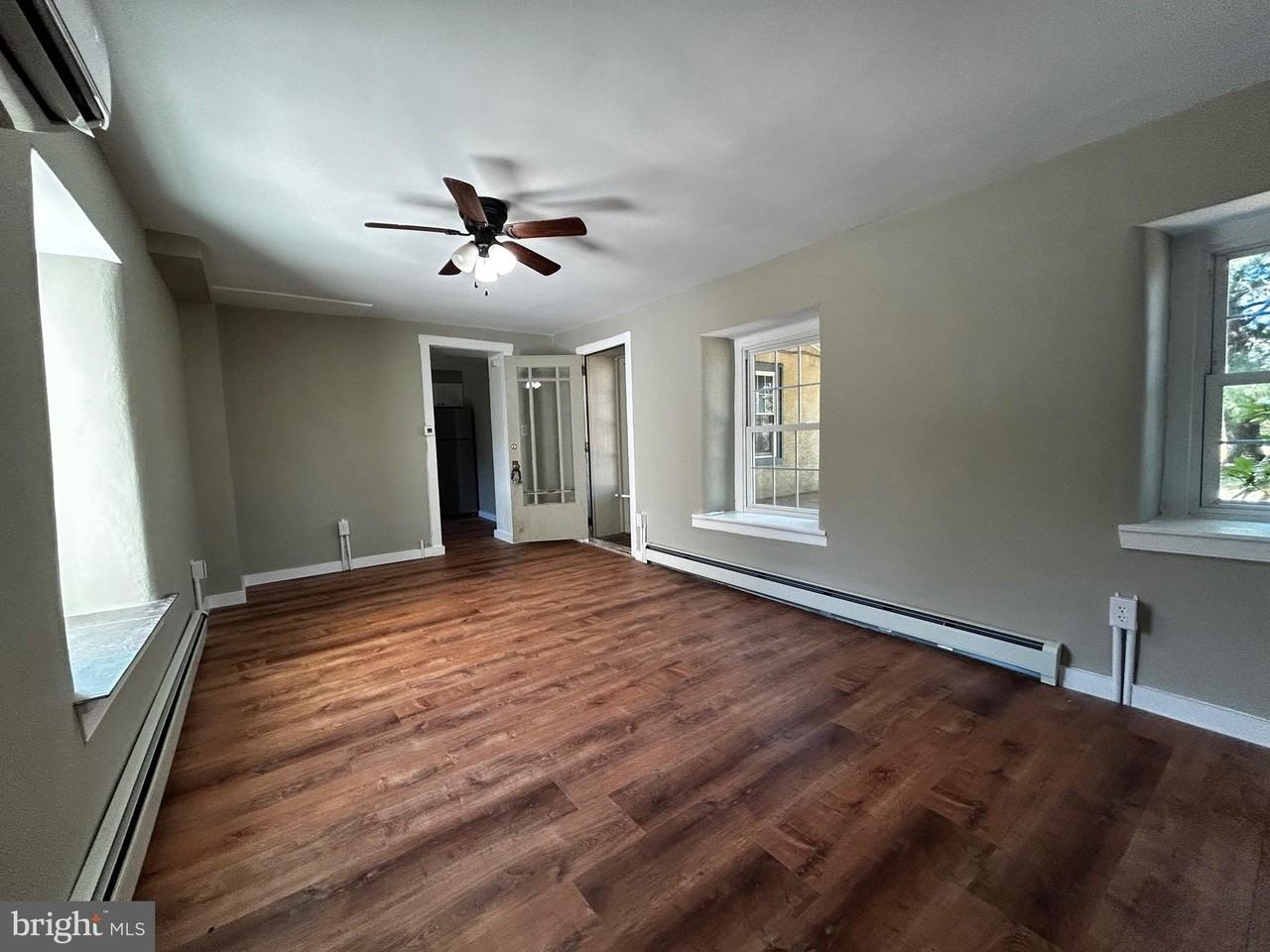 1239 Salford St Unit 2 #2 - Photo 3 of 16