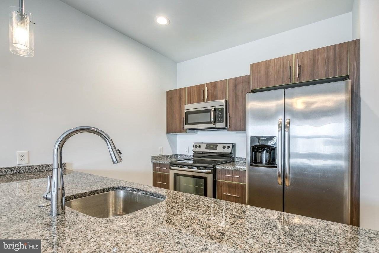 4800 Brown St Apt 302 #302 - Photo 4 of 23