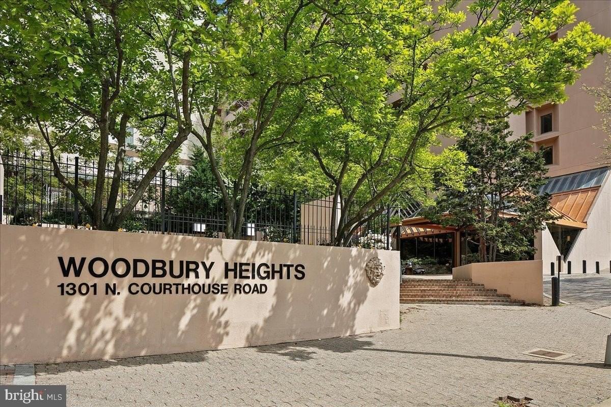 1301 N Courthouse Rd Apt 1202 #1202 - Photo 6 of 8