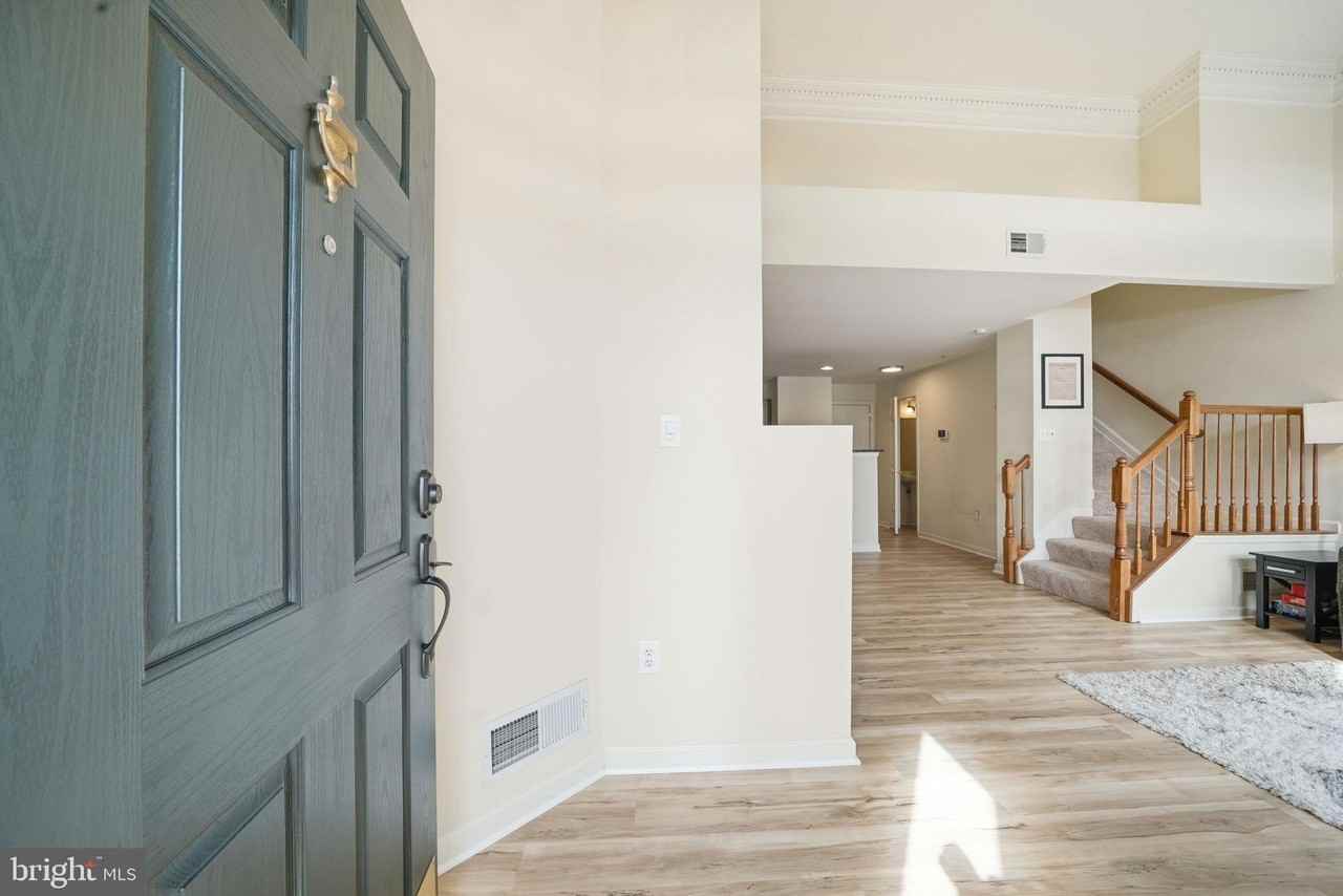 511 Cameron Station Blvd - Photo 3 of 24