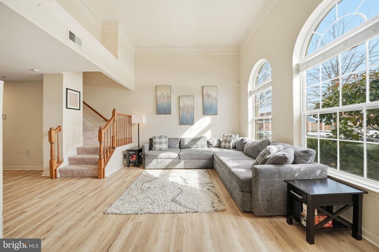 511 Cameron Station Blvd - Photo 4 of 24