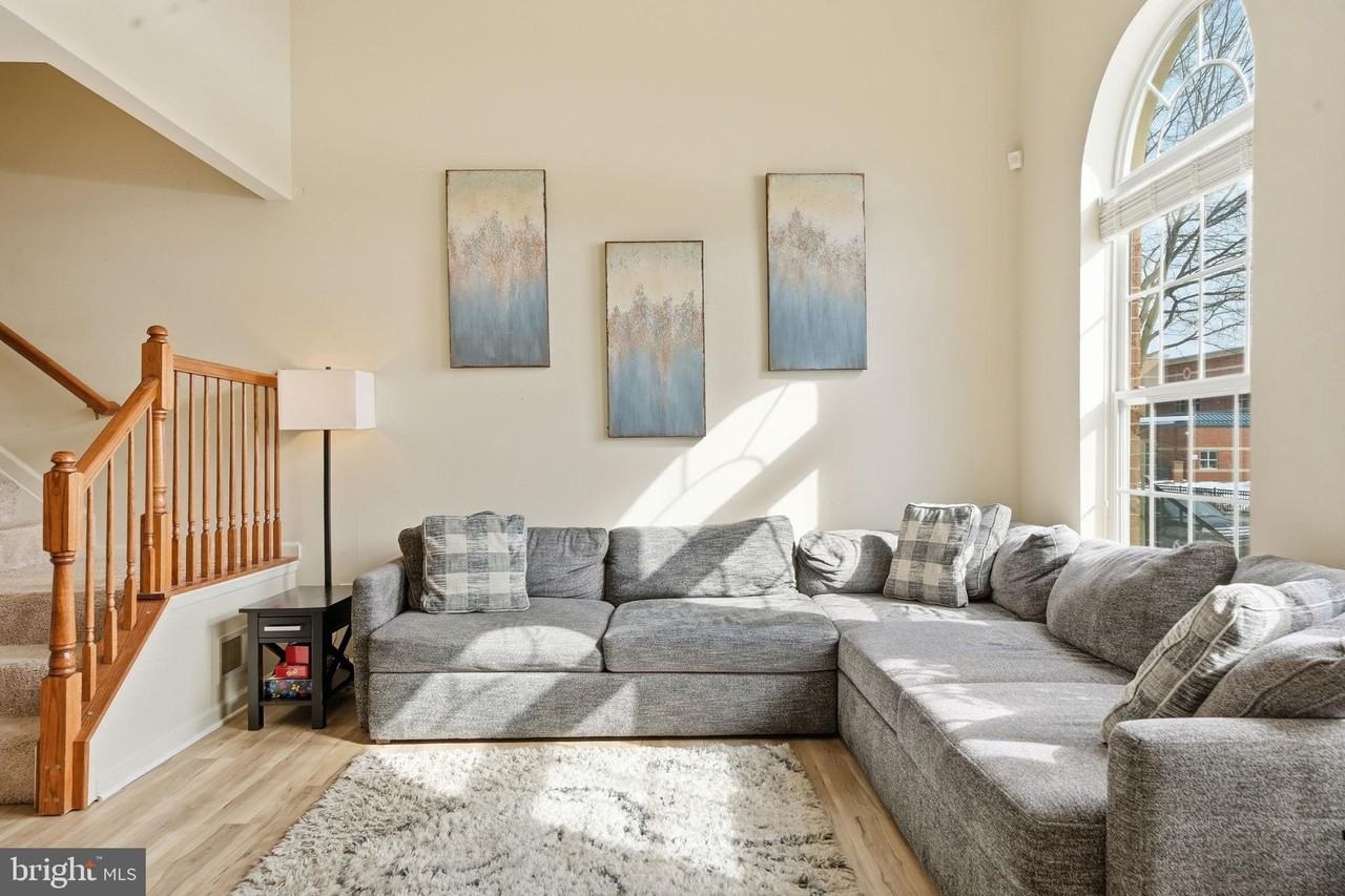 511 Cameron Station Blvd - Photo 5 of 24