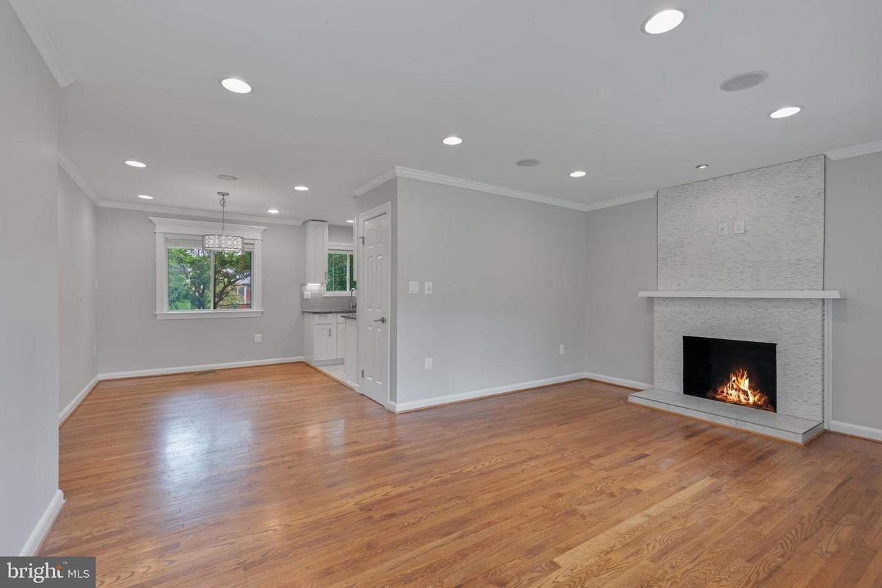 3911 Egan Dr - Photo 4 of 35