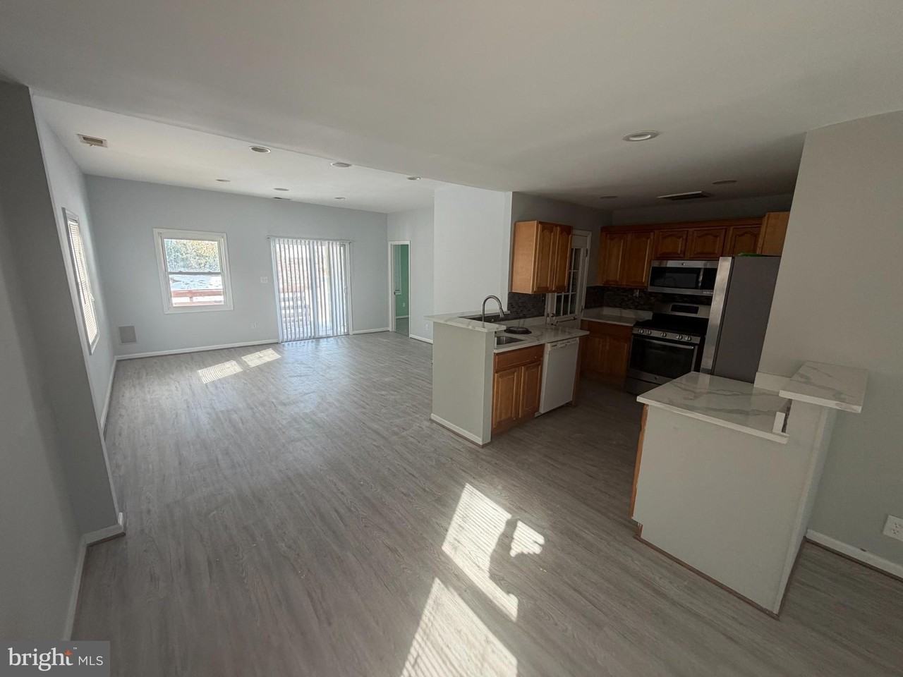 7608 Leonard Dr - Photo 3 of 18