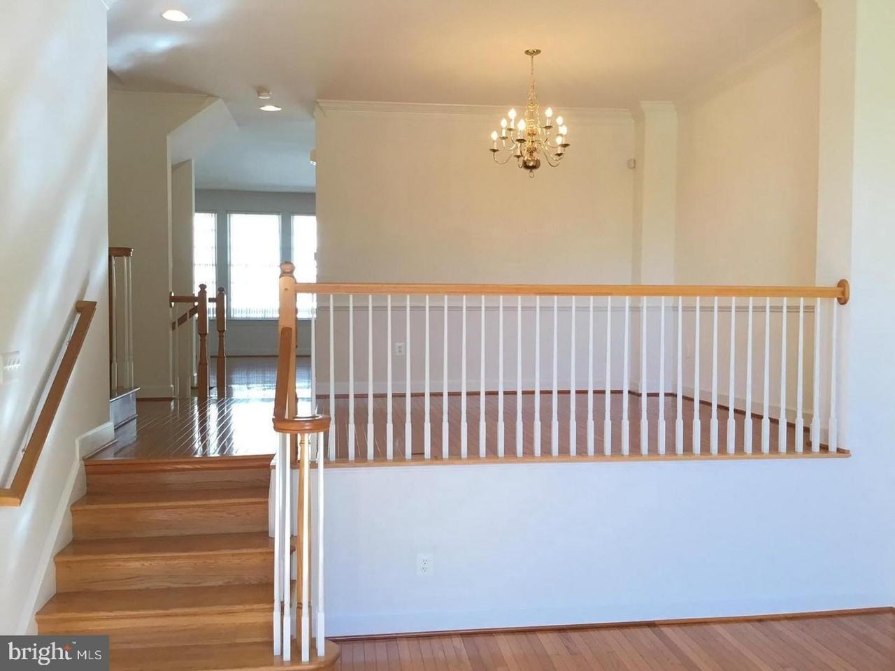 724 Vestal St - Photo 3 of 26