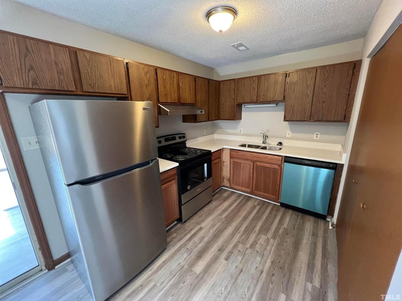 1812 Strebor St - Photo 6 of 13