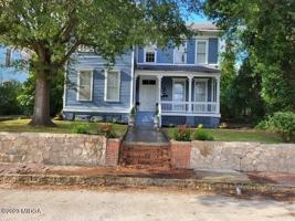 featured image of 955 Cole St Apt 3 #3