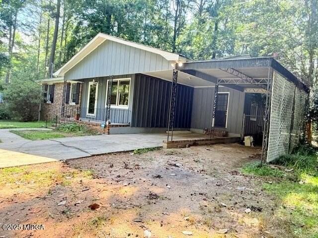 1390 Royalwyn Dr - Photo 2 of 19