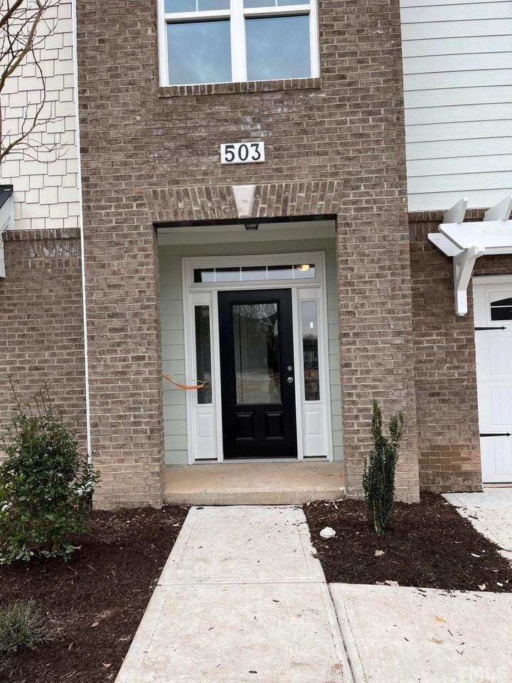 503 Gathering Park Cir - Photo 3 of 34