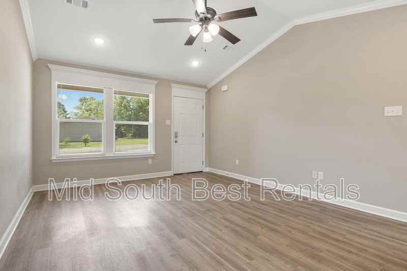 508 Reba Ln - Photo 2 of 15