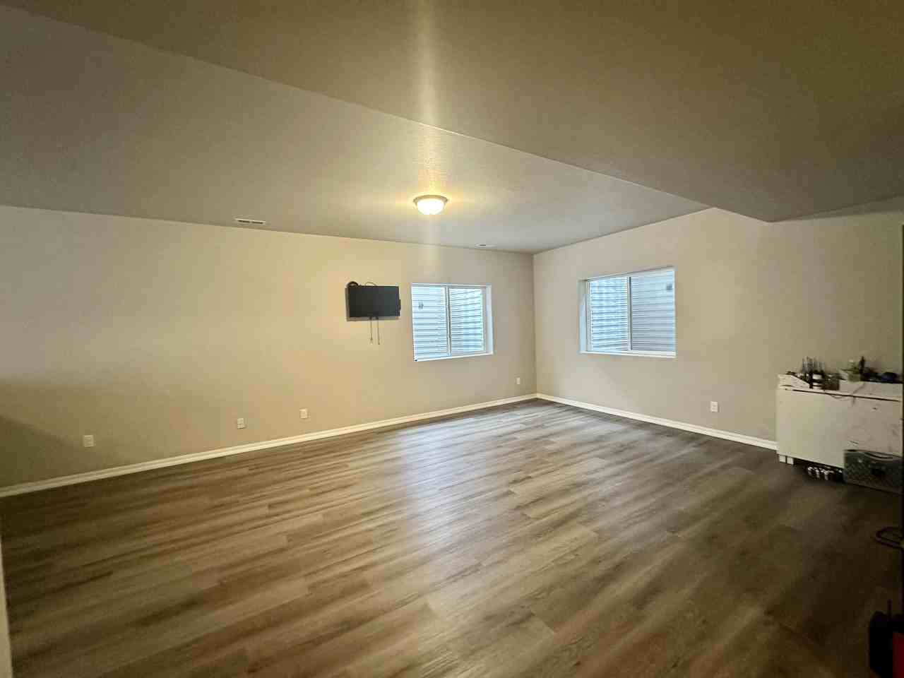 3755 Reindeer Cir - Photo 4 of 21