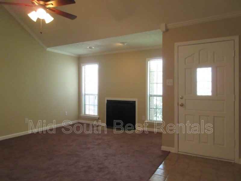 7555 Port Albert Ln - Photo 2 of 8