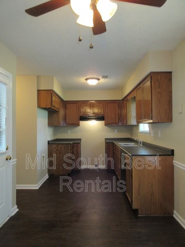 7555 Port Albert Ln - Photo 3 of 8