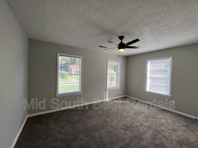 77 E Fernwood Ave - Photo 2 of 12