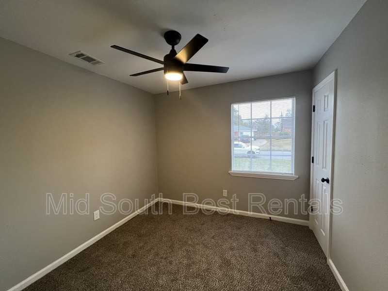 862 Hackberry Ln - Photo 2 of 16