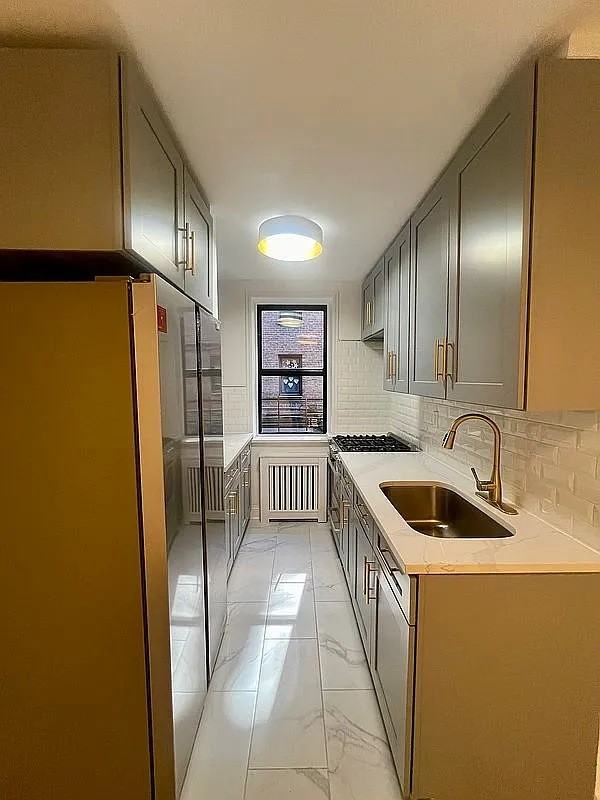 2420 Morris Ave #1A - Photo 2 of 7