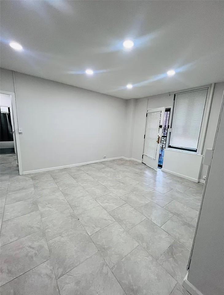 2200 E Tremont Ave #TH - Photo 3 of 7