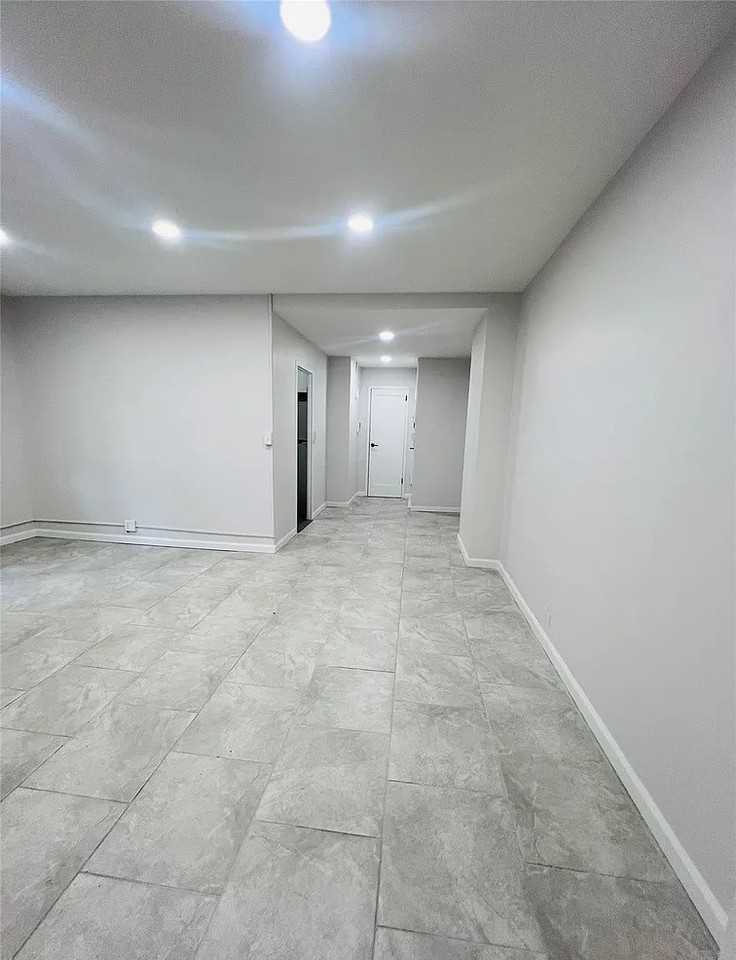 2200 E Tremont Ave #TH - Photo 5 of 7